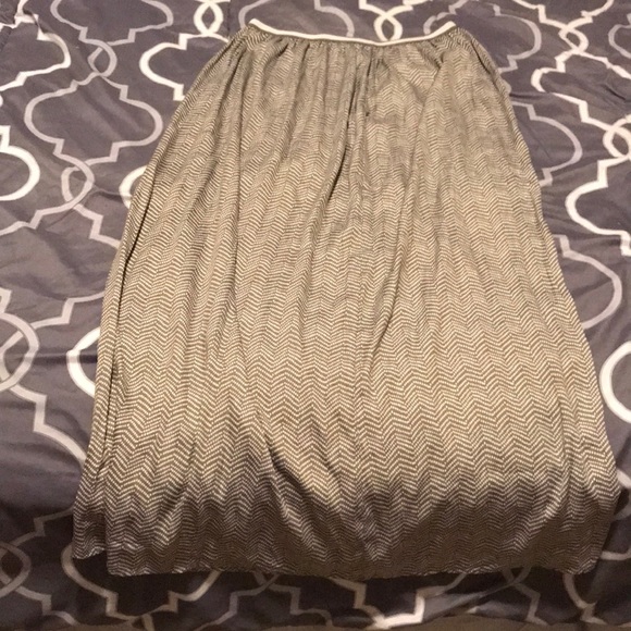 Old Navy Silky Skirt - Picture 1 of 2